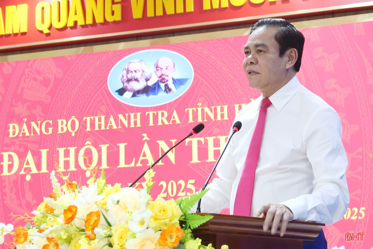 Chủ tịch UBND tỉnh Võ Trọng Hải phát biểu chỉ đạo đại hội. bqbht_br_6.jpg