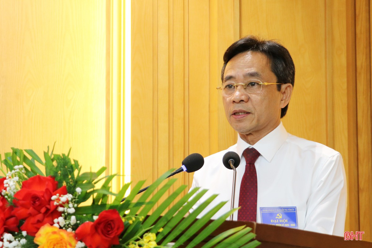 Đồng chí Trần Thế Dũng - Phó Bí thư Thường trực Tỉnh ủy phát biểu chỉ đạo tại đại hội. bqbht_br_11.jpg
