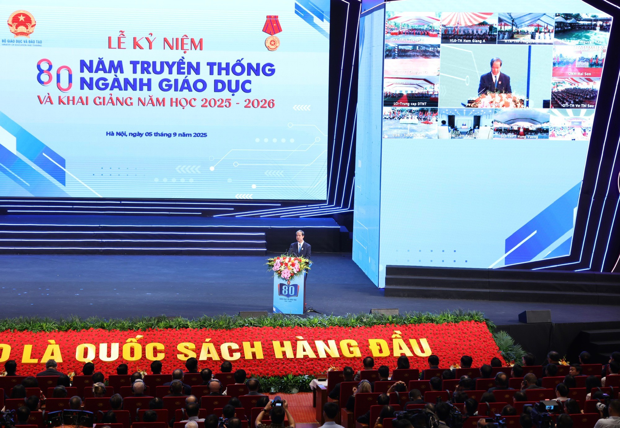 Bộ trưởng Bộ Giáo dục và Đào tạo Nguyễn Kim Sơn trình bày diễn văn kỷ niệm 80 năm truyền thống ngành Giáo dục và khai giảng năm học 2025-2026 - Ảnh: VGP/Đức Tuân. Bộ trưởng Bộ Giáo dục và Đào tạo Nguyễn Kim Sơn trình bày diễn văn kỷ niệm 80 năm truyền thống ngành Giáo dục và khai giảng năm học 2025-2026 - Ảnh: VGP/Đức Tuân.