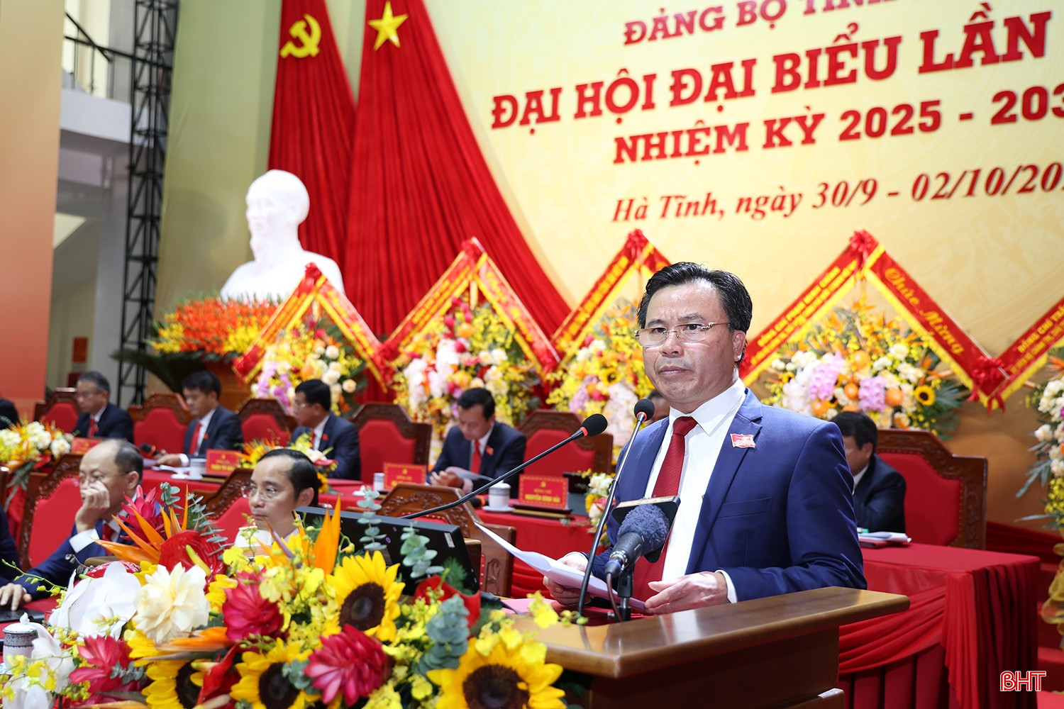 Đại biểu Lê Ngọc Huấn trình bày tham luận. bqbht_br_a-huan.jpg