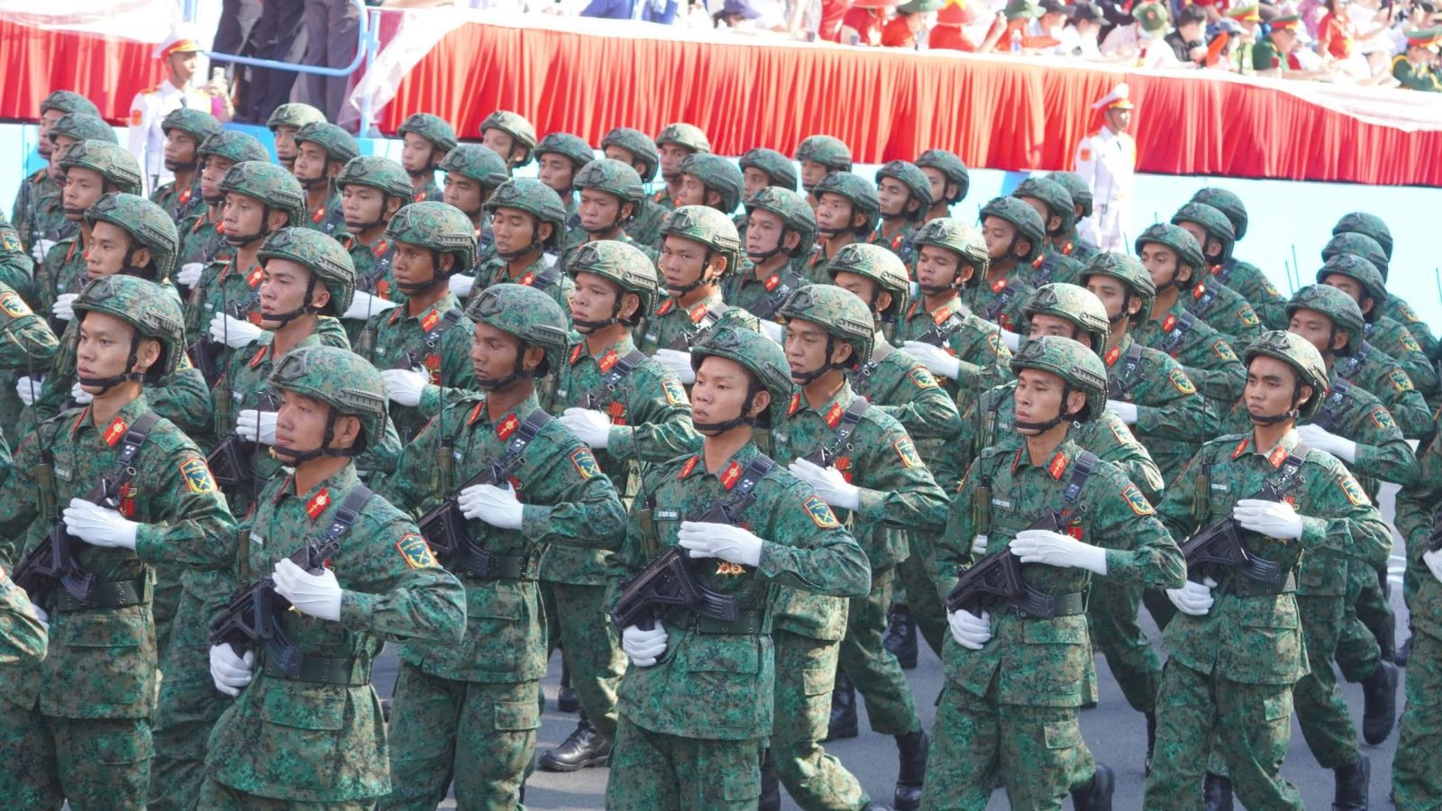 Khối Cục tác chiến điện tử.