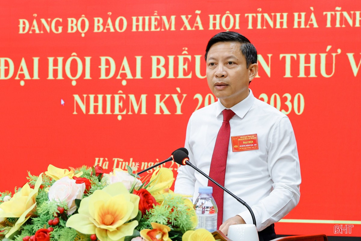 Ông Nguyễn Văn Đồng - Bí thư Đảng ủy, Giám đốc BHXH tỉnh Hà Tĩnh khai mạc đại hội. bqbht_br_xep-dong.jpg