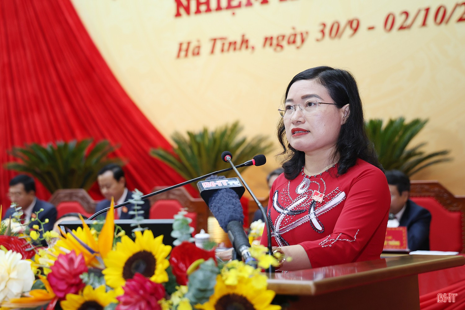 Đại biểu Nguyễn Thị Nguyệt trình bày tham luận. bqbht_br_nguyen-thi-nguyet.jpg