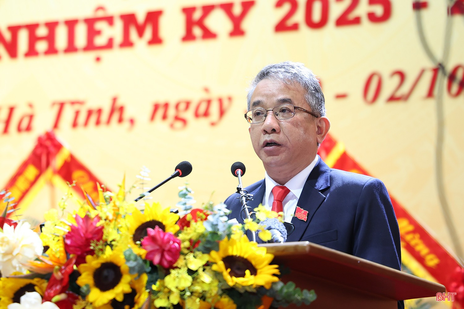 Đồng chí Hà Văn Trọng - Chủ nhiệm UBKT Tỉnh ủy, Trưởng ban Thẩm tra tư cách đại biểu báo cáo kết quả thẩm tra tư cách đại biểu dự Đại hội. bqbht_br_ha-van-trong.jpg