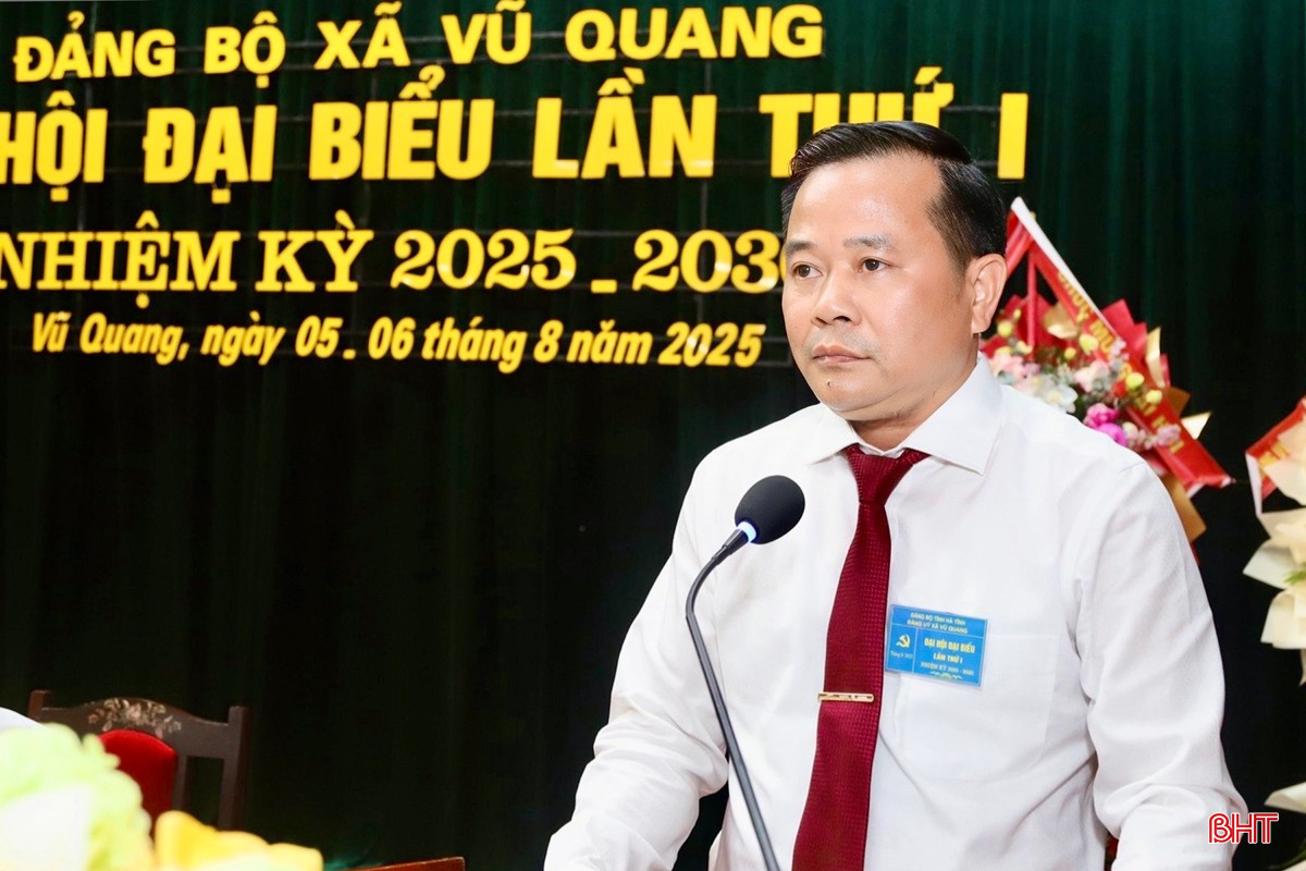 Đại tá Nguyễn Xuân Thắng - Chỉ huy trưởng Bộ CHQS tỉnh phát biểu chỉ đạo tại đại hội. bqbht_br_img-3253.jpg
