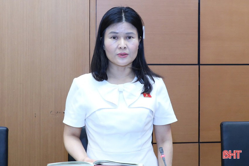 Đại biểu Bùi Thị Quỳnh Thơ (Hà Tĩnh) - Ủy viên Chuyên trách Ủy ban Kinh tế và Tài chính của Quốc hội đề nghị cần chấp hành kỷ cương quyết toán ngân sách nhà nước; luật hóa cơ chế chính sách đặc thù, tránh tình trạng cơ chế xin cho. bqbht_br_z6630432957600-8f86ff0a8cc1092a445f5658d7f0c69b.jpg
