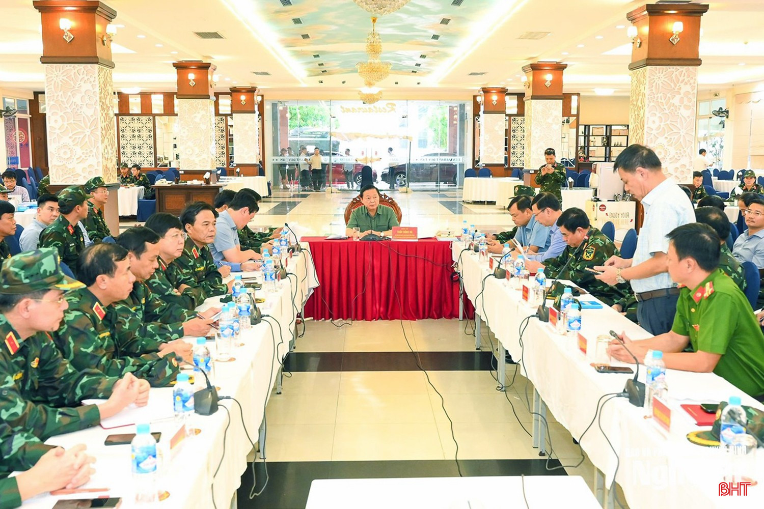 Phó Thủ tướng Chính phủ Trần Hồng Hà chủ trì hội nghị. Ảnh Thành Cường. bqbht_br_bna-pho-thu-tuong-4.jpg