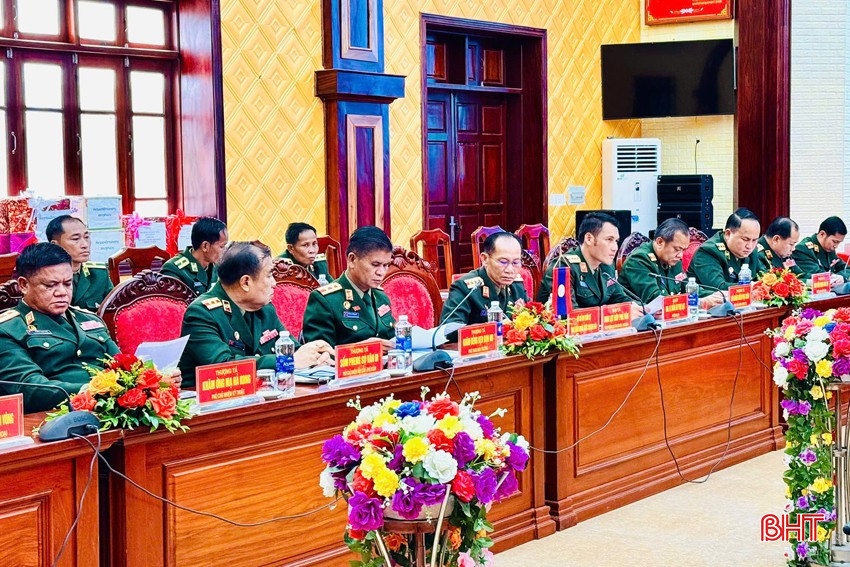 Đoàn đại biểu Bộ Chỉ huy Quân sự tỉnh Khăm Muồn tham gia hội đàm. bqbht_br_anh-2.jpg