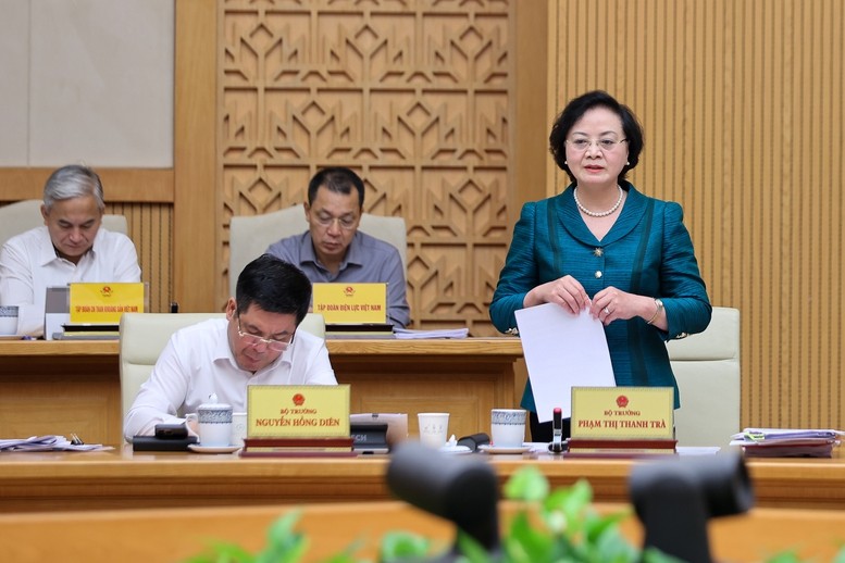 Bộ trưởng Bộ Nội vụ Phạm Thị Thanh Trà báo cáo tại Hội nghị - Ảnh: VGP/Nhật Bắc Bộ trưởng Bộ Nội vụ Phạm Thị Thanh Trà báo cáo tại Hội nghị - Ảnh: VGP/Nhật Bắc