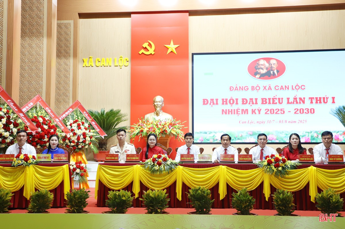 Đoàn chủ tịch điều hành đại hội. bqbht_br_img-5539.jpg