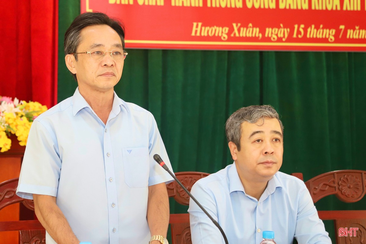 Phó Bí thư Thường trực Tỉnh ủy Trần Thế Dũng nhấn mạnh một số nội dung tại buổi làm việc. bqbht_br_img-7928.jpg