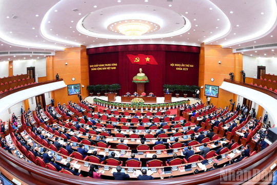 Ngày làm việc thứ nhất Hội nghị lần thứ hai Ban Chấp hành Trung ương Đảng khóa XIV