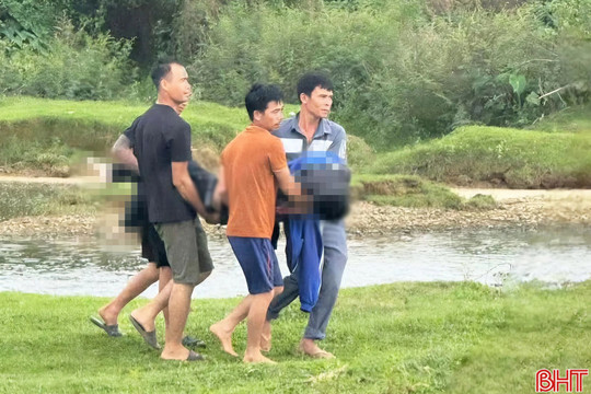 Nam sinh lớp 9 tử vong do đuối nước trên sông Tiêm