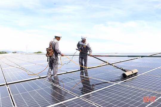 Chỉ thị của Thủ tướng về tiết kiệm điện và phát triển điện mặt trời mái nhà