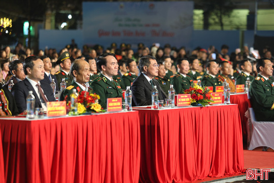 Trực tiếp chương trình "Xuân Biên phòng ấm lòng dân bản"