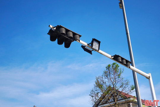 Dự kiến sửa chữa 84 cụm đèn giao thông trên địa bàn Hà Tĩnh