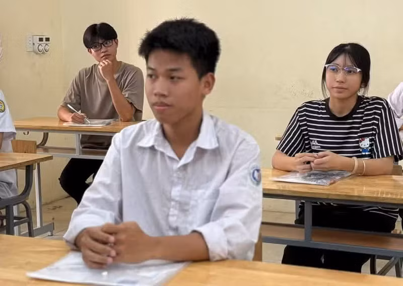 Thi tốt nghiệp THPT: Bộ GD&ĐT lần đầu tiên áp dụng cách chấm mới với môn Ngữ văn