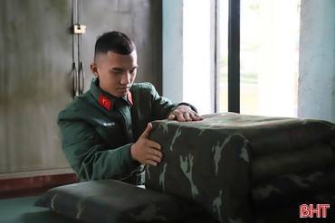 Những ngày đầu quân ngũ: Chăn vuông góc, tóc cắt cao, xưng “đồng chí”