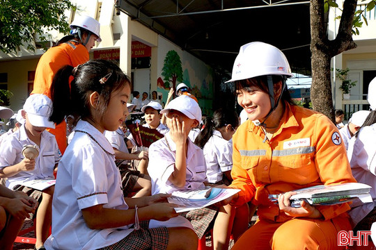Linh hoạt tuyên truyền, đưa tiết kiệm điện thành thói quen