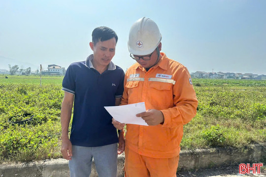 Điện lực Hà Tĩnh tra soát công tơ, minh bạch hóa đơn tiền điện