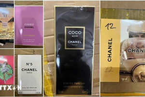 Triệt phá đường dây buôn bán nước hoa giả cực lớn tại TP Hồ Chí Minh