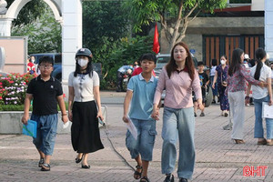 Tuyển sinh đầu cấp ở TP Hà Tĩnh: Đến mùa lại... “nóng”