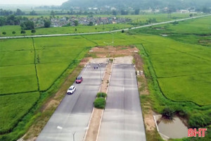 Vì sao đường vành đai TX Hồng Lĩnh thi công xong “đắp chiếu”?