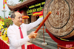 Phó Bí thư Thường trực Tỉnh ủy dự lễ tế tiên hiền tại Văn Miếu