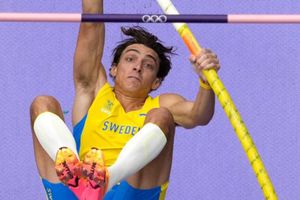 Olympic Paris 2024: Khoảnh khắc VĐV Thụy Điển phá kỷ lục thế giới môn nhảy sào