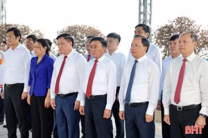 Thường trực Ban Bí thư Trần Cẩm Tú tri ân Tổng Bí thư Trần Phú, các anh hùng liệt sỹ, Mẹ Việt Nam anh hùng ở Hà Tĩnh
