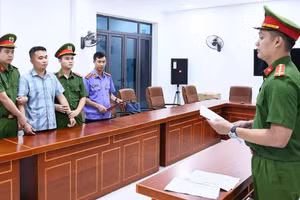 Khởi tố thầy giáo trong vụ điểm Toán trường chuyên cao bất thường