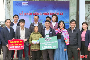 Báo chí Hà Tĩnh đồng hành mang yêu thương đến với người nghèo