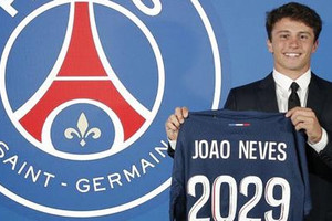 PSG công bố tân binh 70 triệu euro với số áo cực lạ