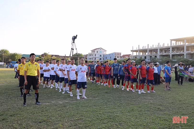 Phường Hà Huy Tập vô địch giải bóng đá tranh Cúp Bia Sao Vàng