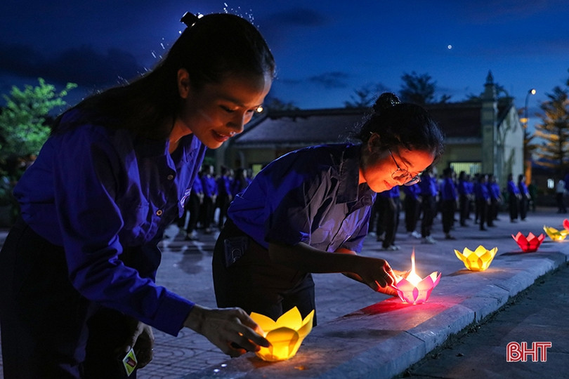 Lung linh muôn ngọn nến tri ân Anh hùng Lý Tự Trọng