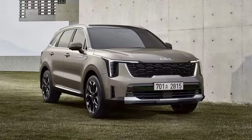 Kia Sorento 2024 lộ diện với diện mạo mới táo bạo hơn