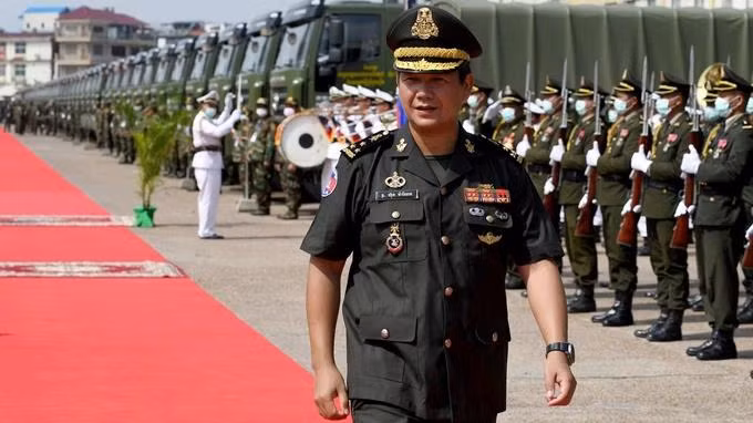 Chân dung Hun Manet, người có thể kế nhiệm ông Hun Sen sau bầu cử
