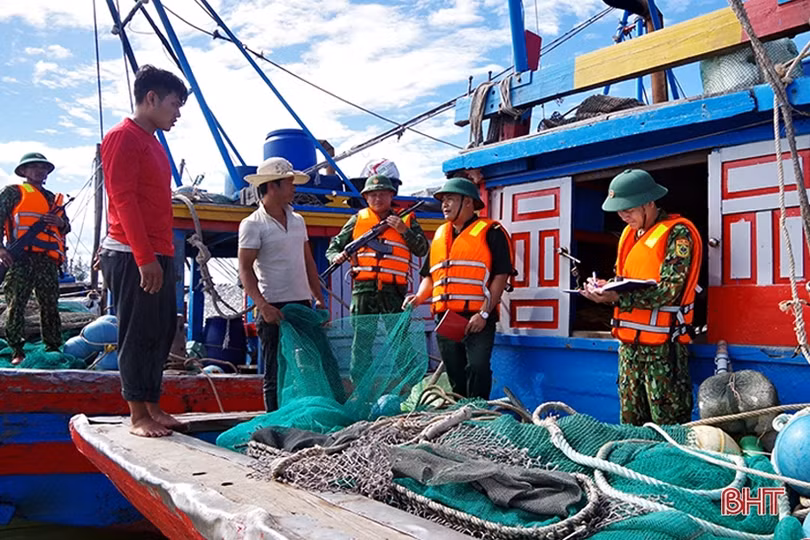 Quyết liệt ngăn chặn tàu giã cào đánh bắt sai vùng biển ở Hà Tĩnh