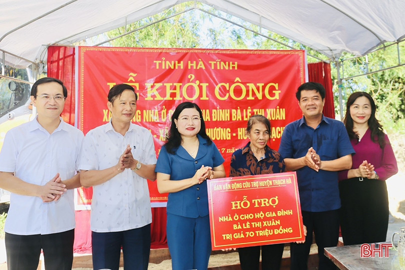 Chủ tịch Ủy ban MTTQ tỉnh trao hỗ trợ xây dựng 95 nhà ở kiên cố tại các địa phương ảnh 2 Chủ tịch Ủy ban MTTQ tỉnh trao hỗ trợ xây dựng 95 nhà ở kiên cố tại các địa phương