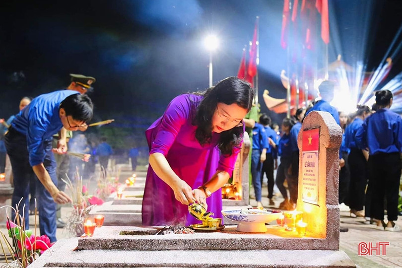Tuổi trẻ Hà Tĩnh thắp nến tri ân anh hùng liệt sĩ ảnh 13 Tuổi trẻ Hà Tĩnh thắp nến tri ân anh hùng liệt sĩ