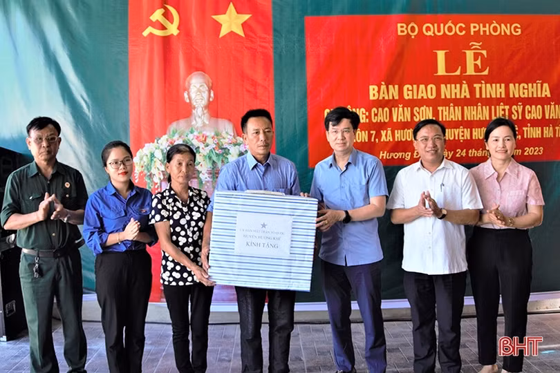 Nhiều hoạt động ý nghĩa tri ân gia đình chính sách, người có công ở Hà Tĩnh