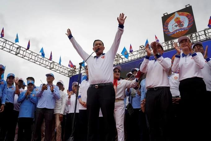 Chân dung Hun Manet, người có thể kế nhiệm ông Hun Sen sau bầu cử