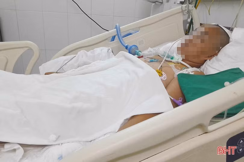 Cả thôn quyên tiền giúp nam sinh nghèo ở Đức Thọ vào học đại học