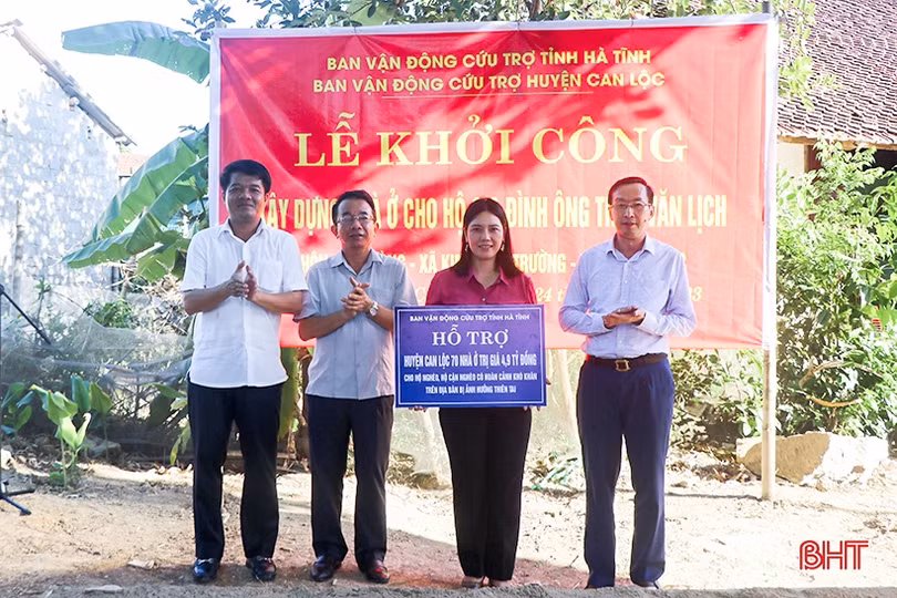 Lãnh đạo tỉnh trao hỗ trợ xây nhà ở kiên cố cho các hoàn cảnh khó khăn