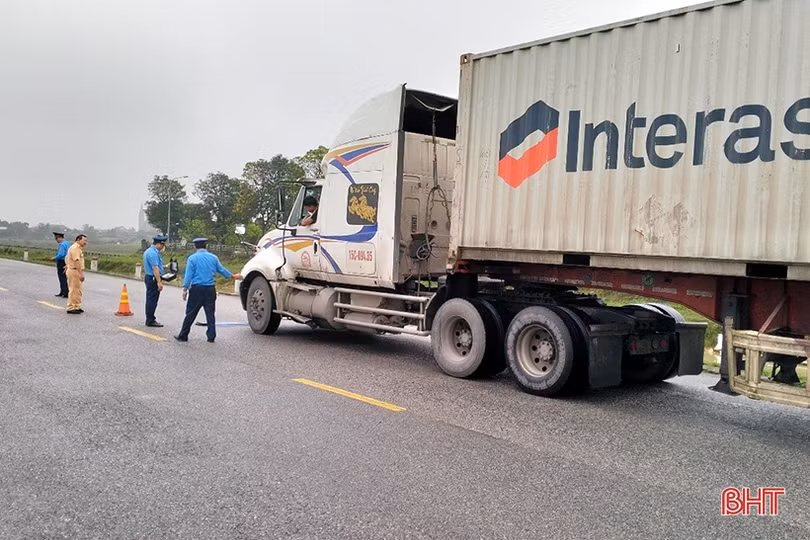 Tìm giải pháp giảm thiểu tai nạn giao thông trên tuyến đường ven biển Hà Tĩnh