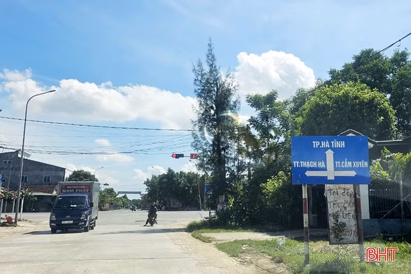 Đèn tín hiệu “đánh lừa” người đi đường trên nút giao tuyến tránh TP Hà Tĩnh