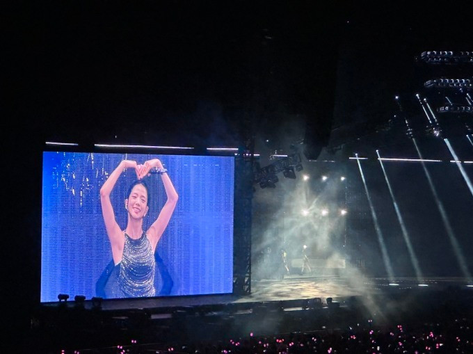 Blackpink nói tiếng Việt, đội nón lá, nhảy “See Tình”