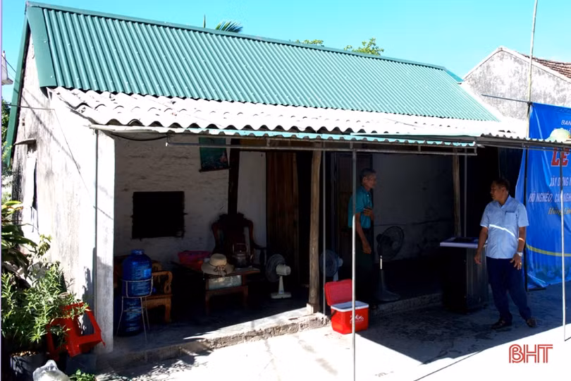 Trao hỗ trợ xây nhà kiên cố cho người nghèo ở Nghi Xuân, Hồng Lĩnh