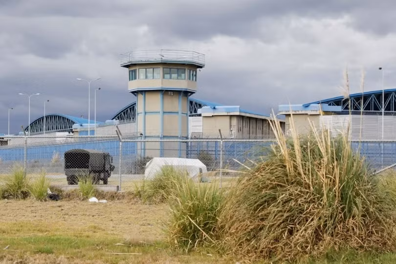 Hơn 90 quản ngục bị bắt làm con tin, 2 tỉnh Ecuador ban bố tình trạng khẩn cấp