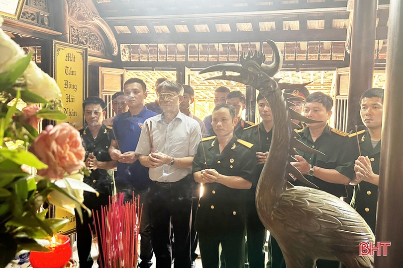 Nhà máy Nhiệt điện Vũng Áng 1 tặng quà cho gia đình chính sách, người có công